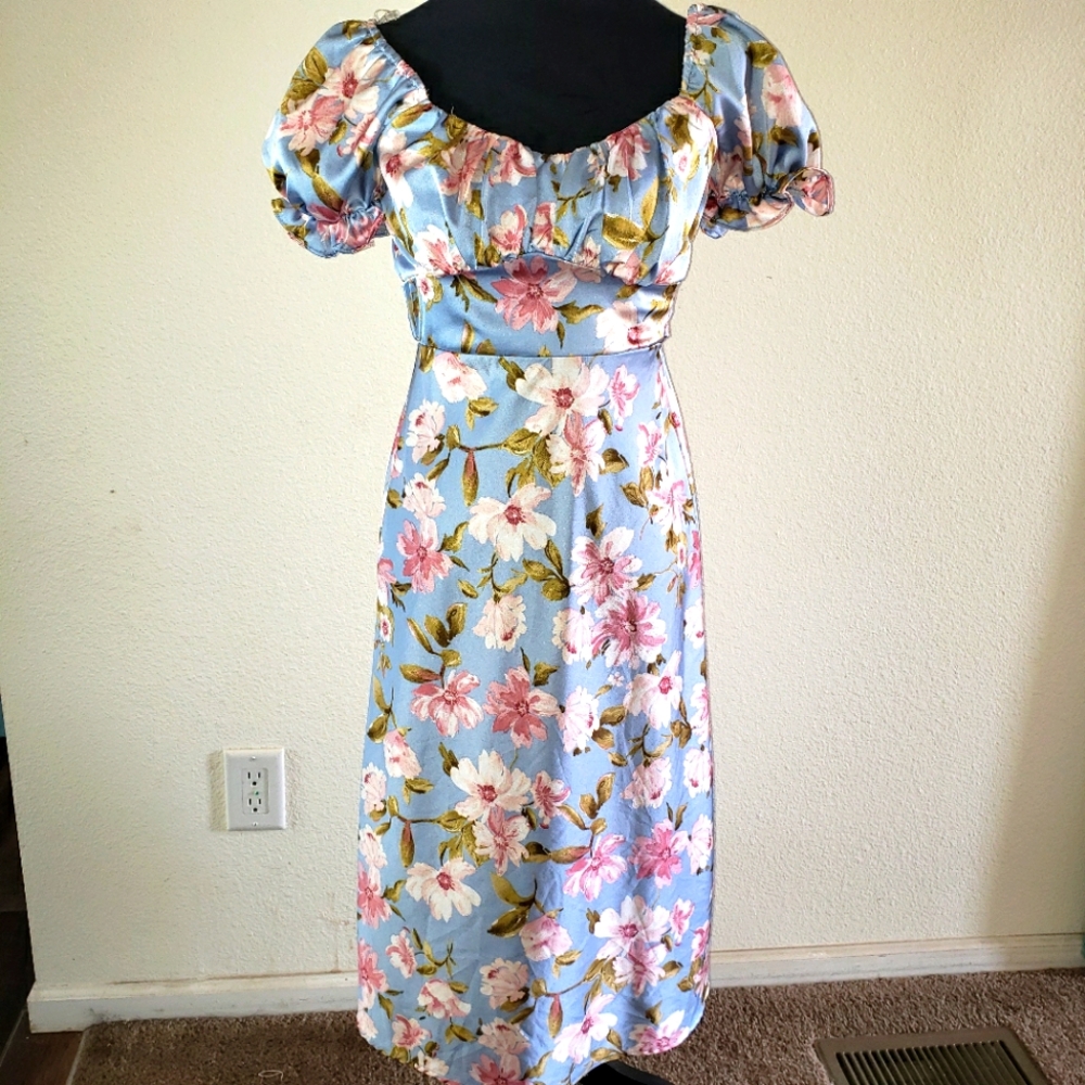 Satiny Floral Spring Midi Dress In Light Blue W/ Short Puffed Sleeves Women's S